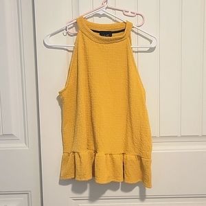 Yellow 💛 sleeveless top